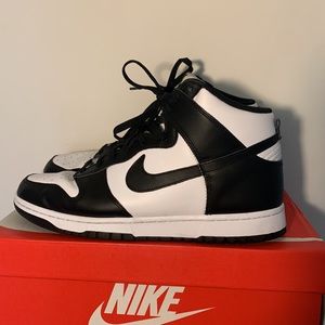 Nike Dunk High “panda”